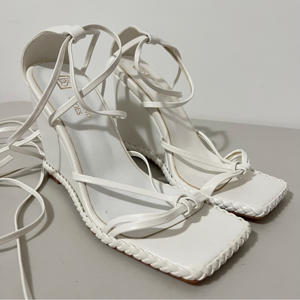 Bomond Shoes White Lace Up Wedge Heels Size 8.5